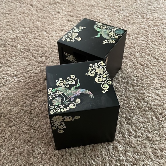 New (without tags) Korean Jewelry Box - Picture 6 of 7